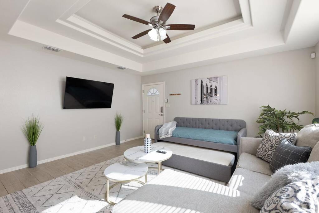 Cozy 3 Bed 2 Bath Apartment, Near Shopping Plazas, Expressway And Free Parking Edinburg Eksteriør bilde